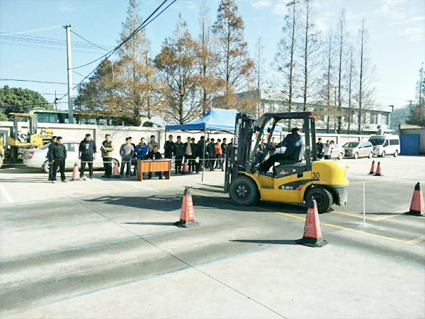 11月份叉车证件报名流程-叉车考试题目（单选）