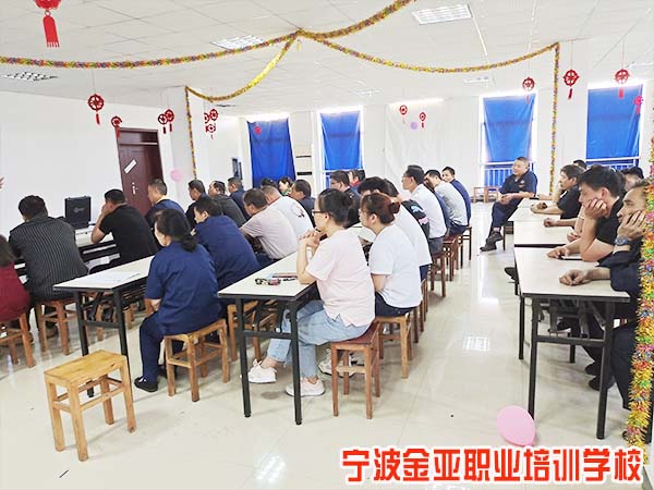 我校新型学徒制培训日常开班培训中